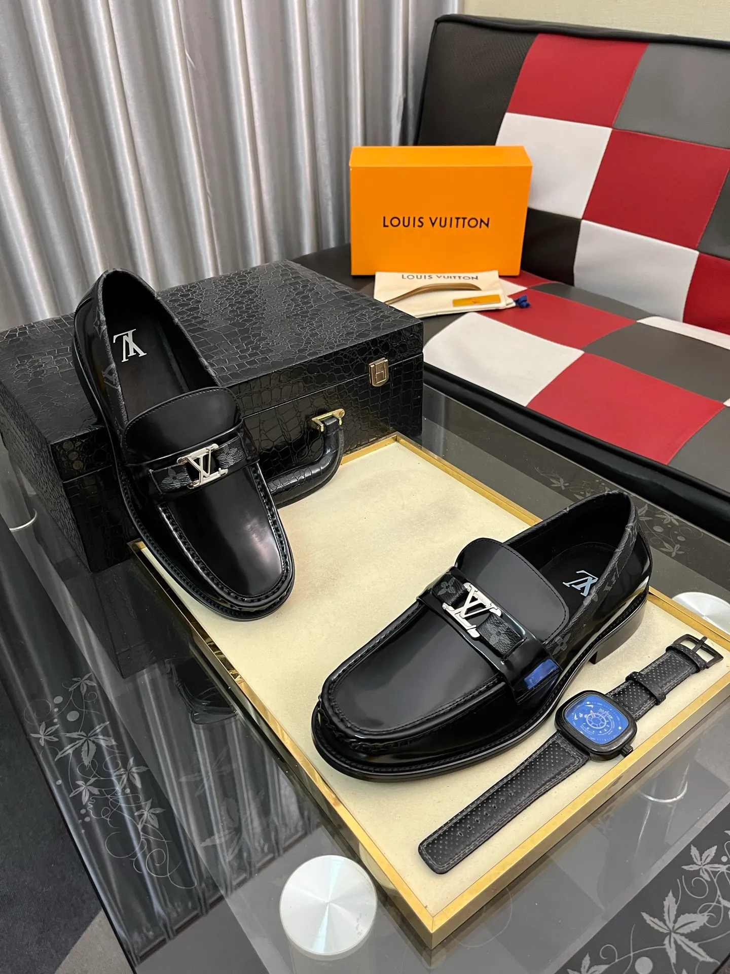 Men's Men's Shoes Men's Men's Shoes 💰520⌚️⌚️[LV] The most popular classic Louis Vuitton leather shoes. Synchronized with the official website, the upper adopts Italian imported upper embossing➕comfortable cowhide lining, fashionable atmosphere, unique brand and unique craftsmanship. Highlighting the hot style of the new year. Stop hesitating, stop wandering, get it now. Code number: 38--44. 2️⃣colors available